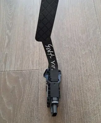 Volkswagen Golf VII Accelerator throttle pedal 5Q2723503D