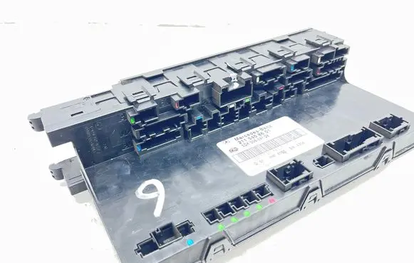 Mercedes-Benz E W211 Fuse module 2115458601 5DK00804728