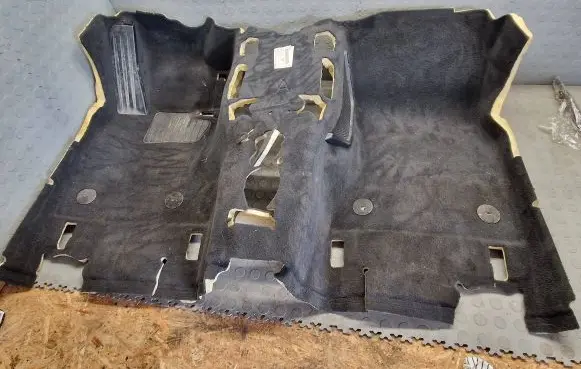 BMW 5 F10 F11 Front floor carpet liner 7343074