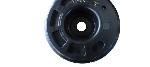 Volkswagen Polo VI Crankshaft pulley 04C105243T