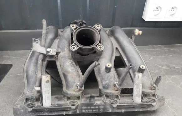 Mercedes-Benz C W202 Intake manifold A1111402101