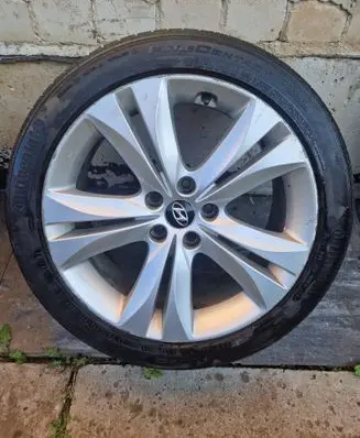 Hyundai Genesis R18 alloy rim 529102M020
