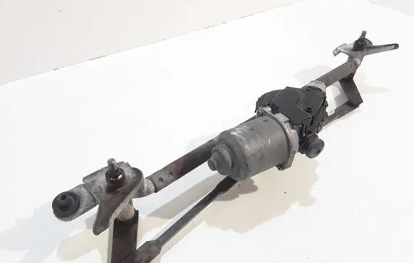 Front wiper linkage