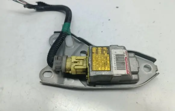 Toyota Avensis Verso Airbag deployment crash/impact sensor 8986044010