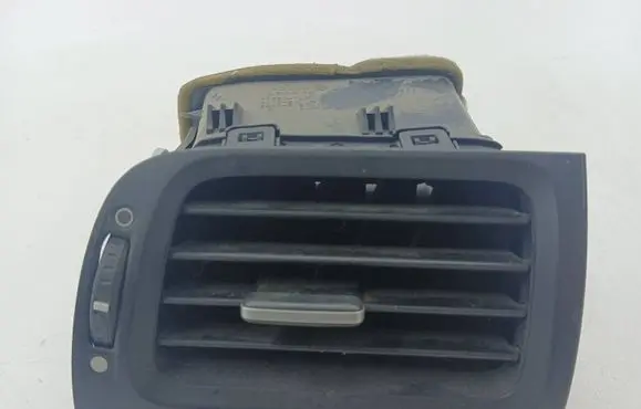 Honda Accord Dashboard side air vent grill/cover trim 77620