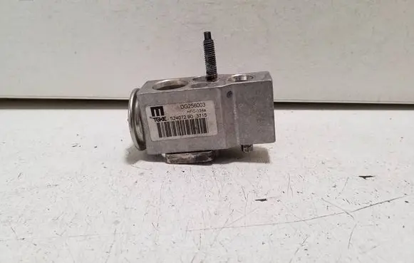 Audi Q7 4M Air conditioning (A/C) expansion valve DG256003 52407290