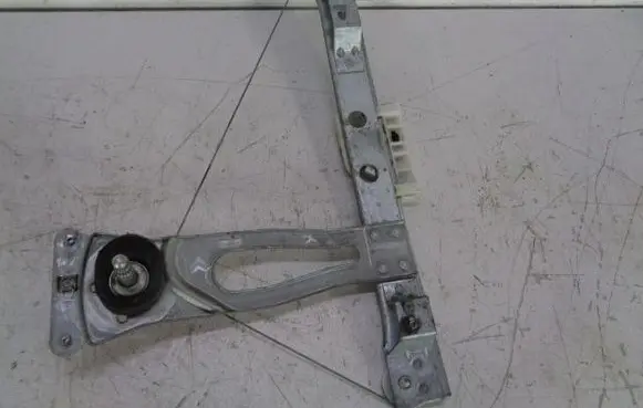 Citroen C3 Rear door manual window regulator 963981738