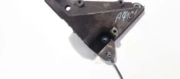 Volkswagen PASSAT B5.5 Engine mounting bracket
