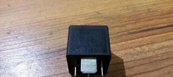 Ford Mondeo MK I Other relay 93bg14n089ca v23136-j4-x1