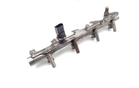 Audi A4 S4 B7 8E 8H Fuel main line pipe 06F133317G 0261545008
