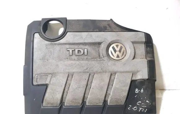 Volkswagen PASSAT B6 Engine cover (trim) 03L103925AM