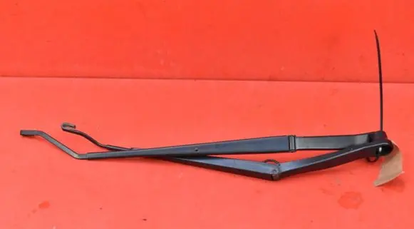 Chrysler Pacifica Front wiper blade arm