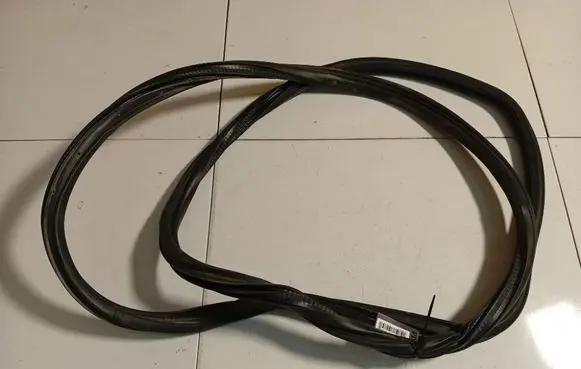 Opel Corsa D Rubber seal front coupe door 