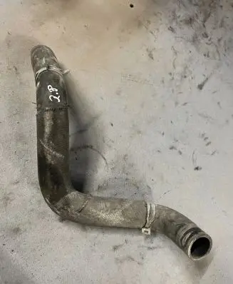 Engine coolant pipe/hose