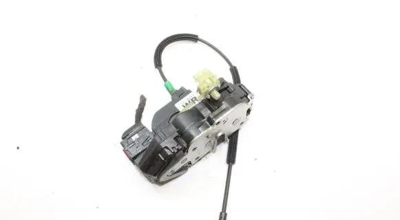 Chevrolet Orlando Rear door lock 13578243