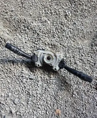 Toyota Avensis T250 Wiper turn signal indicator stalk/switch 96229005