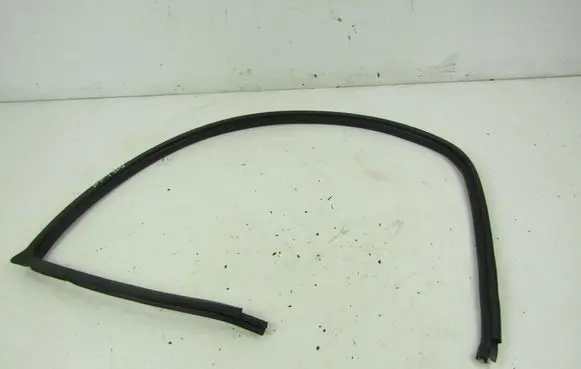 Mitsubishi Lancer Front door rubber seal 