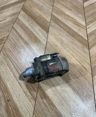 Mercedes-Benz E W212 Starter motor A0061514501