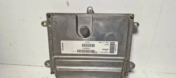 Volvo V50 Engine control unit/module P30650677 T18110