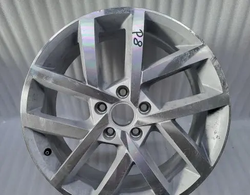 Volkswagen Golf VIII R18 alloy rim 