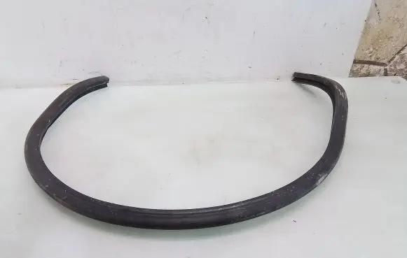 Volkswagen Golf V Engine compartment rubber 