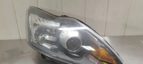 Ford Focus Headlight/headlamp 8M5113D154CF 0077R00