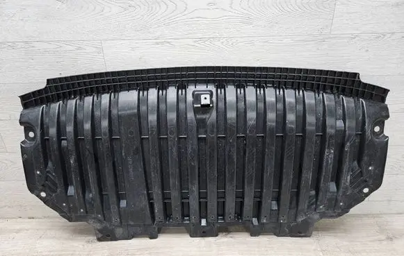 Front bumper skid plate/under tray
