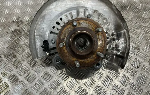 Chrysler Pacifica Front wheel hub 68189019AB