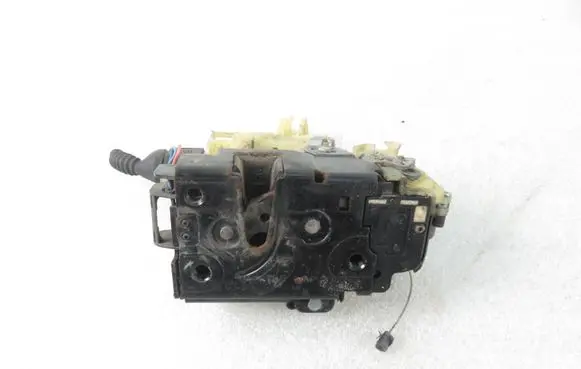 Seat Ibiza III (6L) Front door lock 3B1837016CC