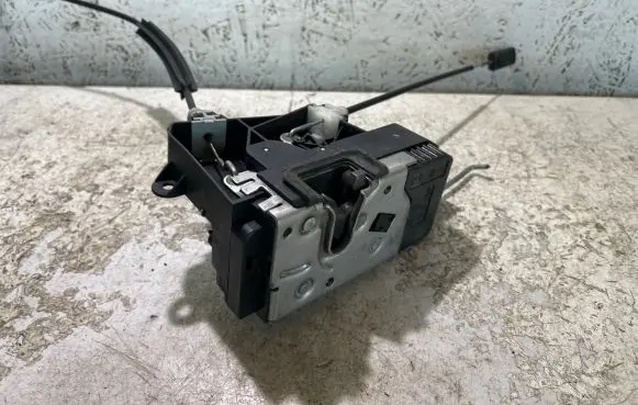 Opel Signum Front door lock 13157762