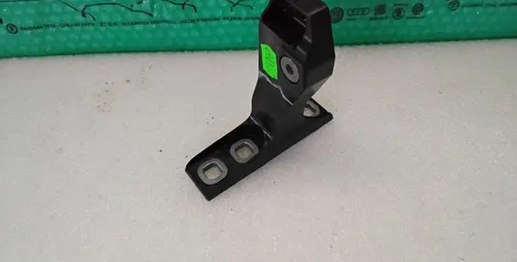 Audi Q7 4M Radiator support slam panel bracket 4M0807334