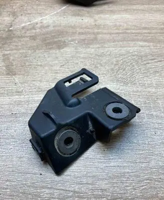 Volkswagen PASSAT B6 Headlight/headlamp mounting bracket 3AA805299