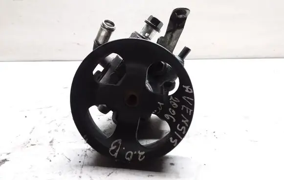 Toyota Avensis T250 Power steering pump