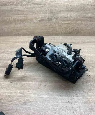 BMW 5 E60 E61 Air suspension compressor 6781488