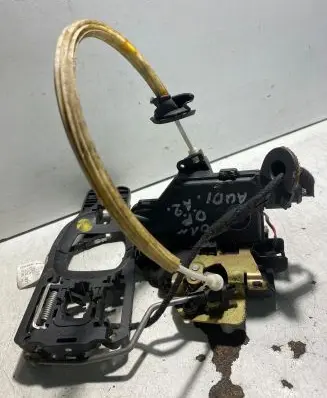 Audi A2 Front door lock 153352010