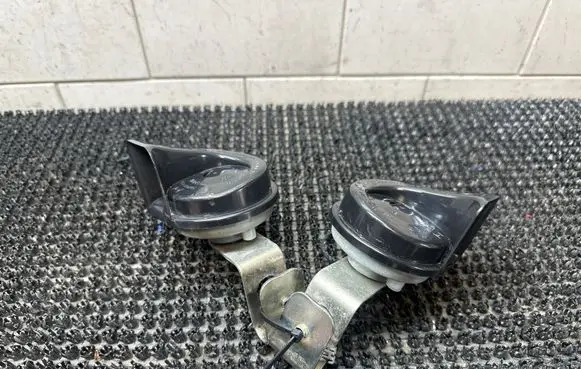 BMW 1 E81 E87 Horn signal