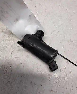 Volvo V70 Windscreen/windshield washer pump 9169611