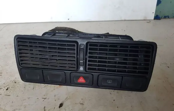 Volkswagen Golf IV Dash center air vent grill 1J0819728C 1J0819736C