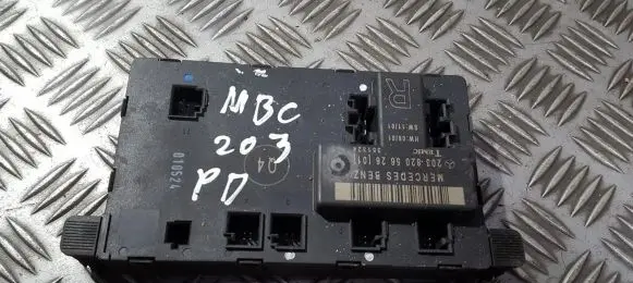 Mercedes-Benz C W203 Door control unit/module 2038205626 351324