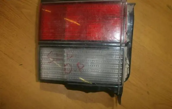 Volkswagen PASSAT B3 Tailgate rear/tail lights 357945108 8767r23