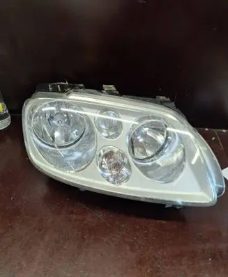 Volkswagen Touran I Headlight/headlamp 0301205204 1T0941006R