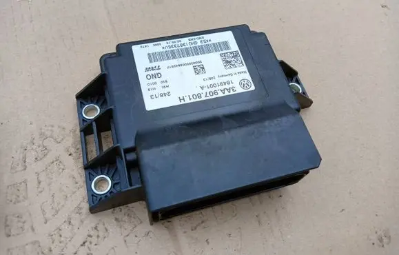 Volkswagen PASSAT B7 MPM control module 3AA907801H