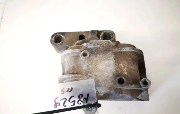 Volkswagen PASSAT B6 Engine mount bracket 1k0199262m
