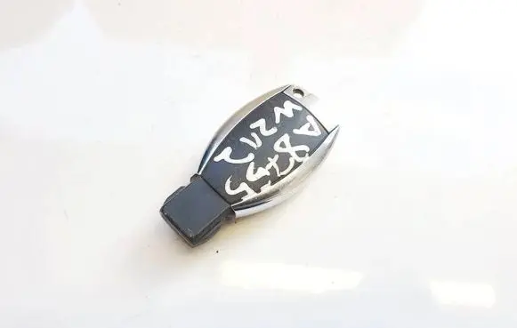 Mercedes-Benz E W212 Ignition key/card 
