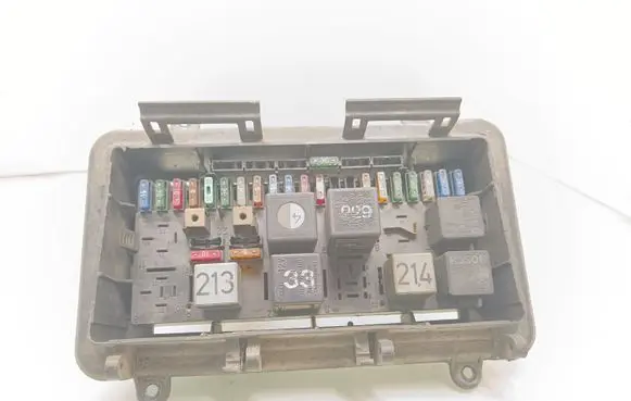 Audi 80 90 B3 Fuse module 443941822A 893941803