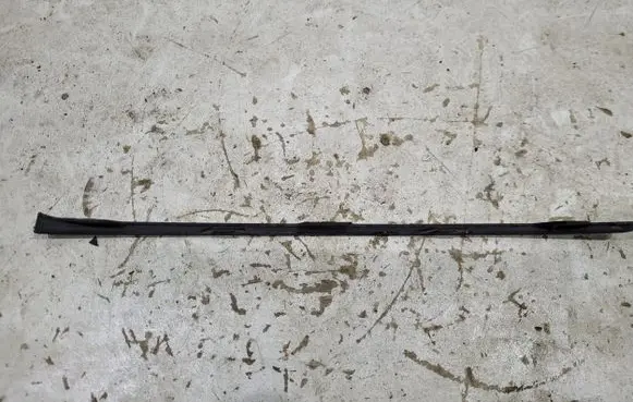 Volvo XC60 Front bumper splitter molding 31407982