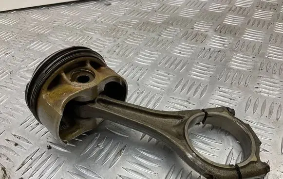BMW 7 F01 F02 F03 F04 Piston with connecting rod 7603480 11247603480