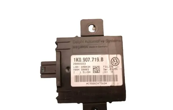 Audi A3 S3 8P Alarm control unit/module 1K0907719B 28002223
