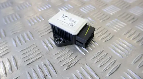 Land Rover Discovery 3 - LR3 ESP acceleration yaw rate sensor 0265005654 SRO500140