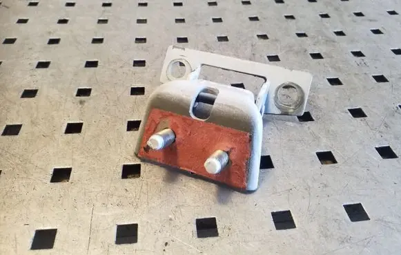 Chevrolet Orlando Tailgate/trunk/boot hinge